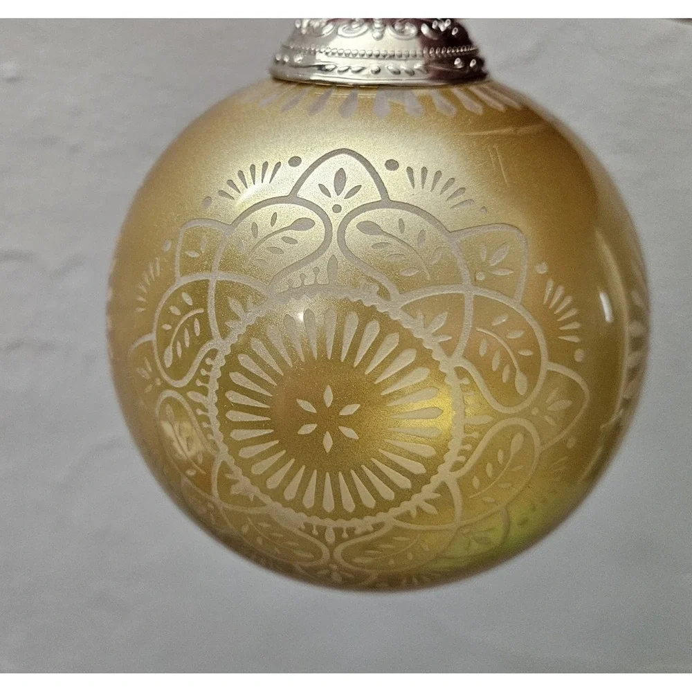 Hallmark 2016 Christmas Commemorative Gold‎ Glass Bulb Ornament Keepsake